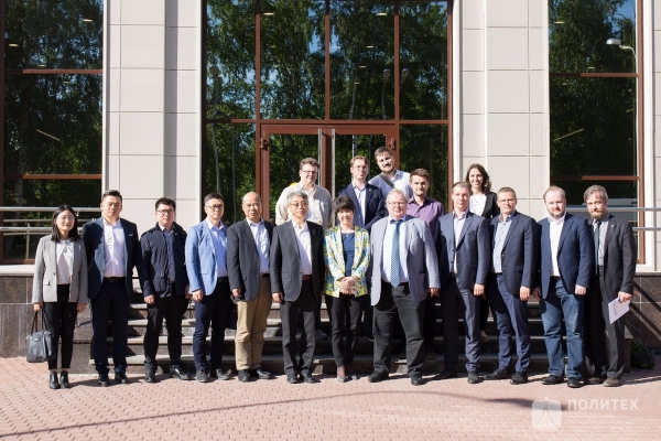 Китайская корпорация гражданского авиастроения (COMAC) и ГК CompMechLab обсудили перспективы сотрудничества