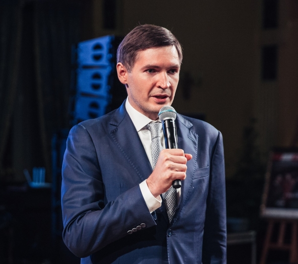 13 ноября 2019 г. президент НАНГС Виктор Хайков поздравил Фонд развития трубной промышленности с 20-летием